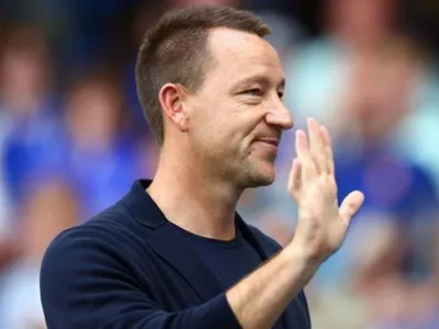 Sốc: John Terry ‘bán’ cả Messi, Ronaldo, thu về gần 700.000 USD