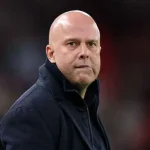 Arne Slot gây tranh cãi: 'Lối chơi đẹp quan trọng hơn cả danh hiệu Premier League' 1