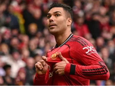 MU sắp ‘đau tim’ vì để Casemiro ra đi: Gareth Barry cảnh báo sai lầm khó cứu vãn