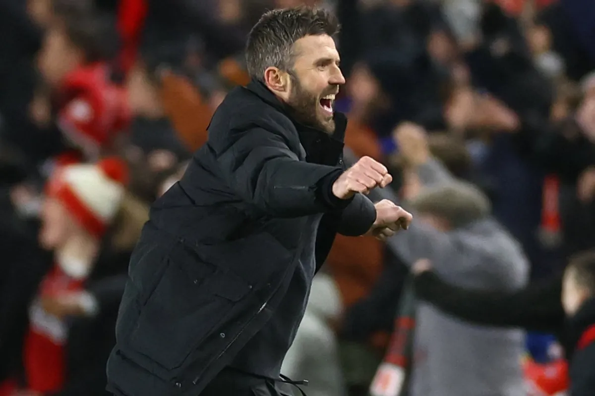 HLV Michael Carrick vui mừng sau trận thắng Chelsea HLV Michael Carrick vui mung sau tran thang Chelsea