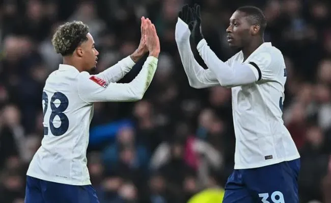 Điểm tin tối 92 MU nhắm người thay thế thay Casemiro 1 Điểm tin tối 92 MU nhắm người thay thế thay Casemiro 1