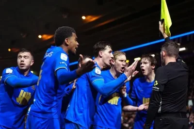 FA Cup 2025/26: Birmingham vs Leeds - Cuộc đối đầu nảy lửa giữa pháo đài sân nhà và bản lĩnh Premier League 1